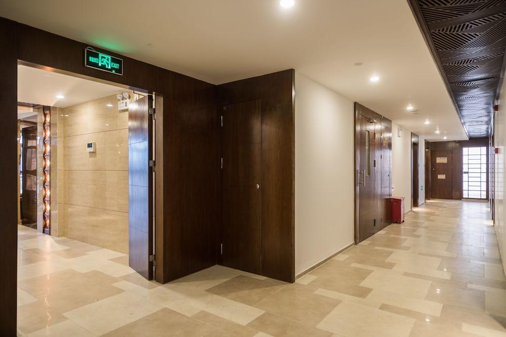 Sanya Baohong Shanghai Huating Boutique Hotel Exterior photo